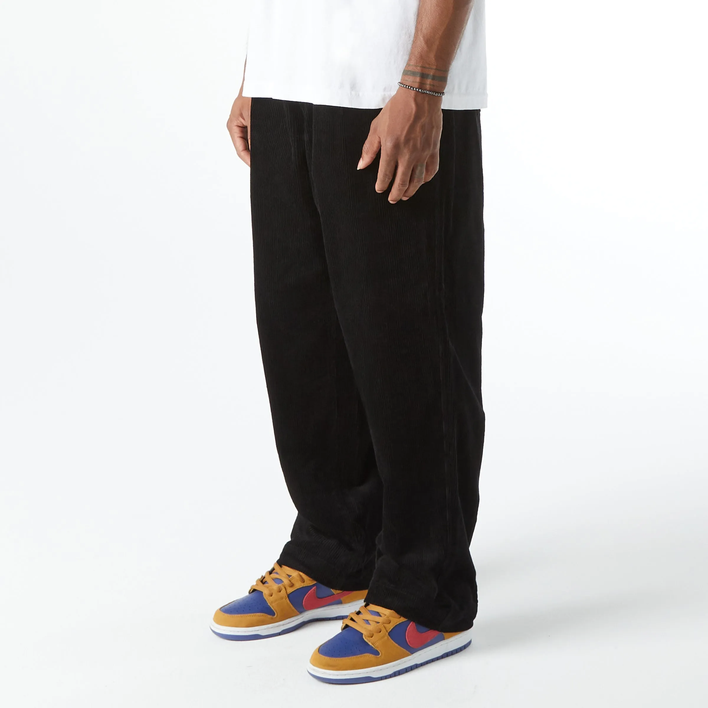 CORDUROY LEISURE PANT (Black)