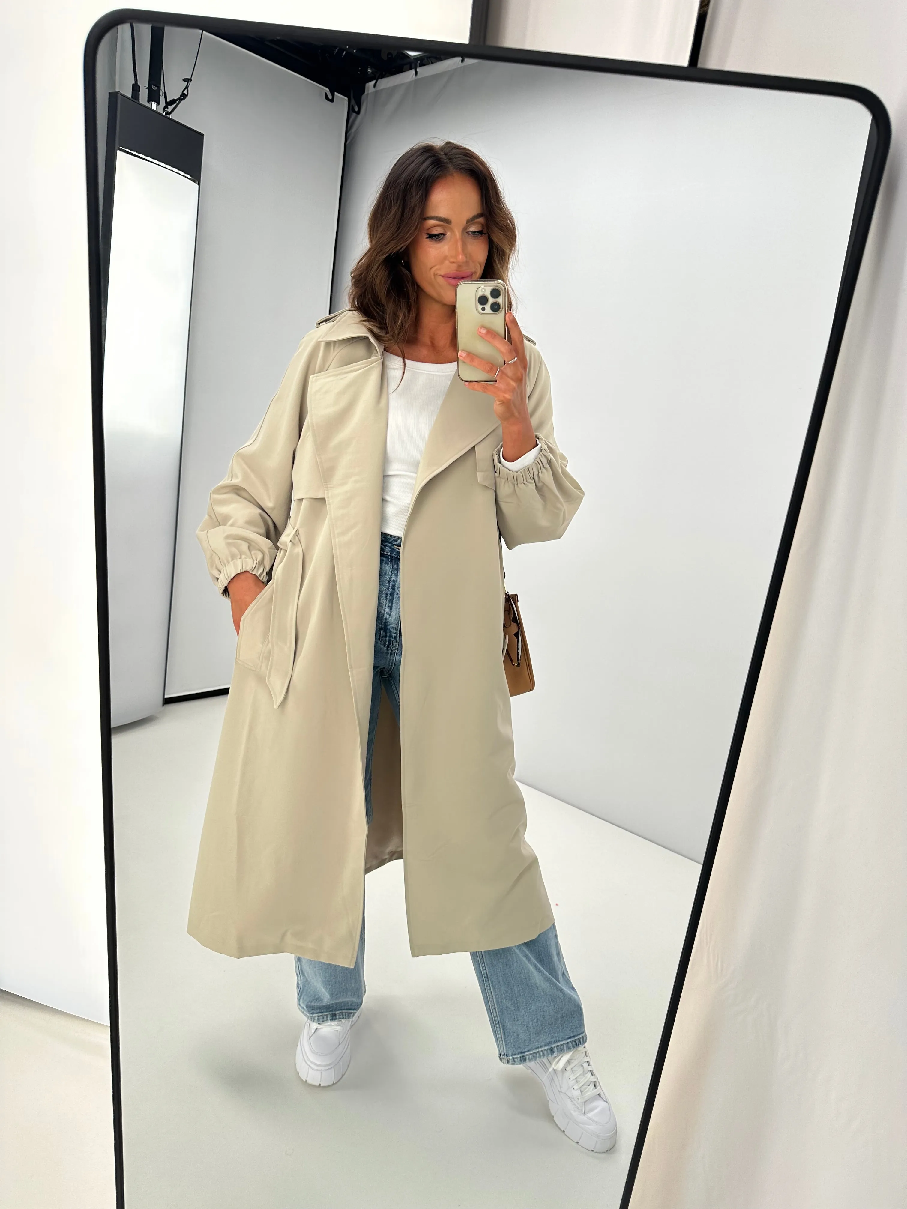 Fria Stella Drape Blousen Sleeve Trench Coat Sand