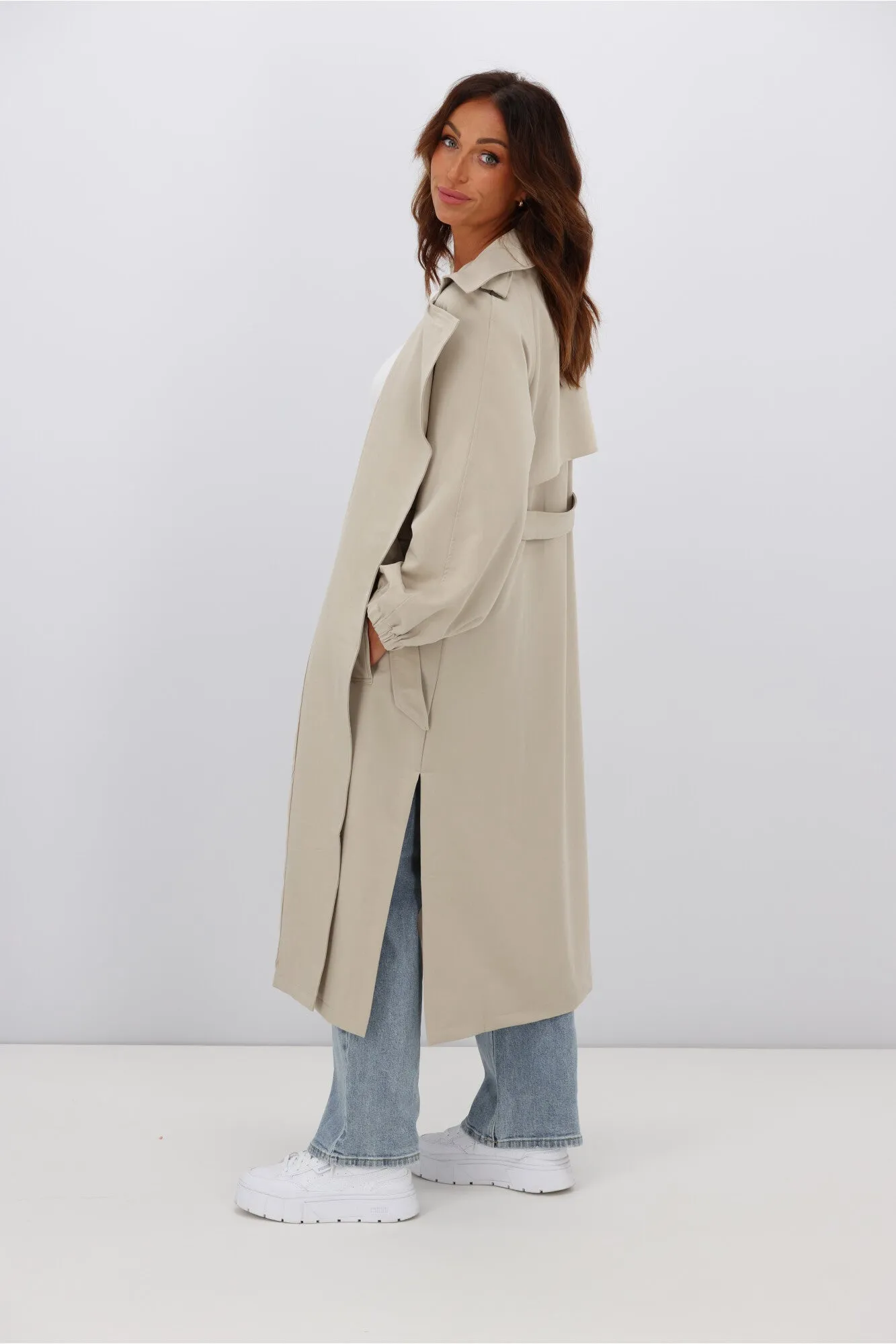 Fria Stella Drape Blousen Sleeve Trench Coat Sand