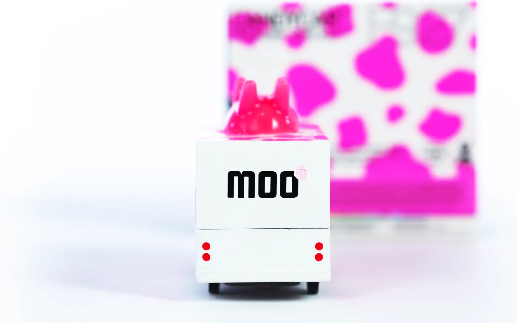 Moo Strawberry Van