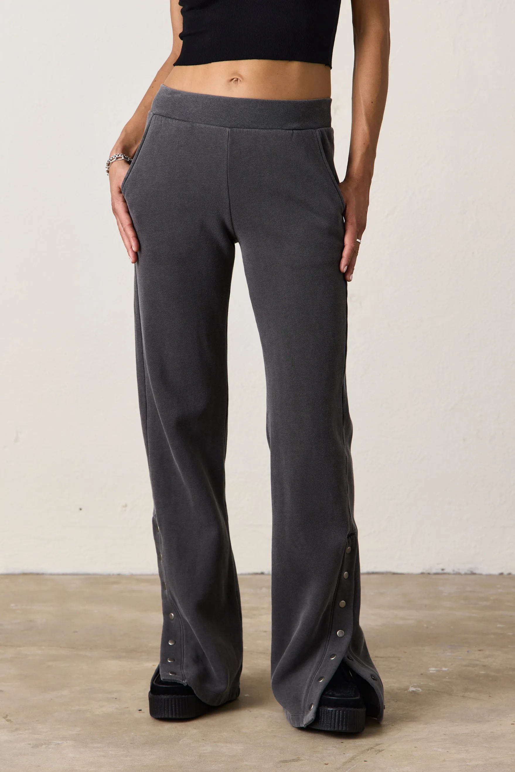 RAMONA WARMUP SWEATPANT / FADED BLACK